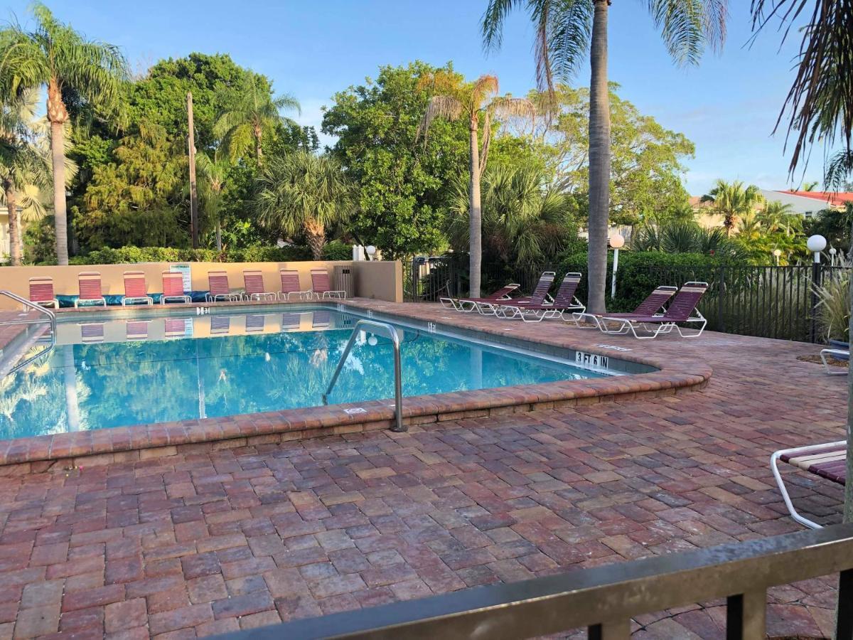 Captiva Beach Resort Point O'Rocks Exterior photo